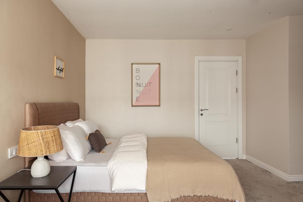 Snow Queen Apartment